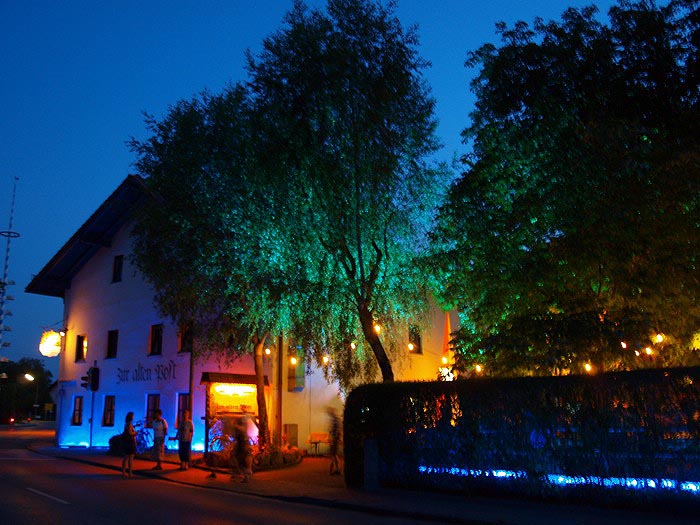 licht, biergartenbeleuchtung, münchen, lichtaktion, risinger, licht&kunst, lichtkunst, parsdorf, biergarten, post